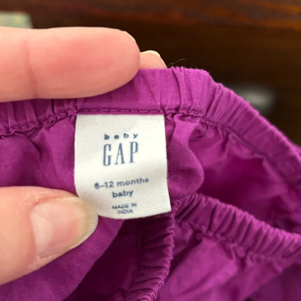 Baby Gap Ruffled Baby Romper, size 6-12 months